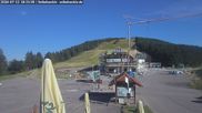 Archiviertes Webcam Bild: Seibelseckle: Rasthütte und Blick auf die Piste am 12.07.2026 um 18:38 Uhr