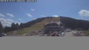 Archiviertes Webcam Bild: Seibelseckle: Rasthütte und Blick auf die Piste am 26.08.2026 um 12:54 Uhr