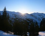 Riesneralm: Panorama Skigebiet und Skihütte Hochsitz