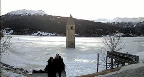 Versunkener Turm im Reschensee