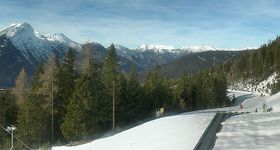 Webcam zeigt die aktuelle Schneelage in Ehrwalder Wettersteinbahnen