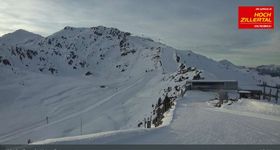 Webcam zeigt die aktuelle Schneelage in Hochzillertal
