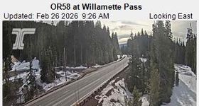Willamette Pass: Blick auf die Strasse