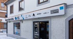 Blue Tomato Snowboardrental Schladming