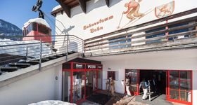 Hahnenkammbahn Base Station