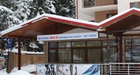 Hunters Premium Ski Hire & School