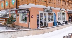 Rightfeeling Ski Rent and Shop
