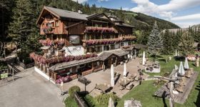 Aqua Bad Cortina - Oasis Hotel