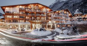 The Central - Alpine . Luxury . Life