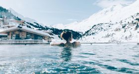 Josl-mountain lounging hotel