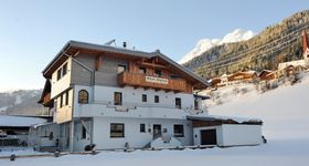 Apart und Gästehaus Alpina