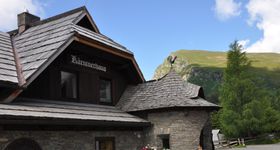 Apartment Kärntnerhaus und Almhütte Lärchen-Troadkastn