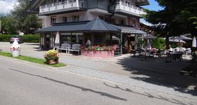 Vintage Hotel Charivari mit Restaurant Wintergarten