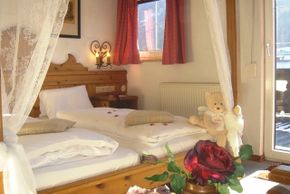 Traditional pine rooms 