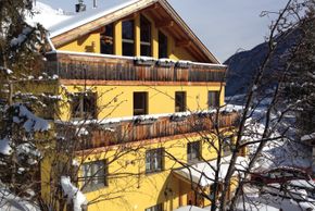 Haus Aperies - very nice and quiet spot and yet so central