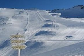 Skiing on the Mölltaler glacier