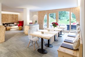 General information about your stay at Hotel Chesa Surlej