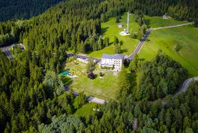 drone vue cote montagne