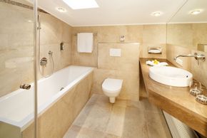 General information about your stay at Hotel Lech & Residenz Chesa Rosa