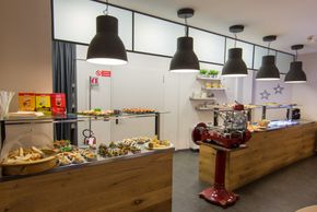 dining room - starter buffet