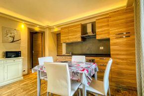 CLassic one-bedroom apartment