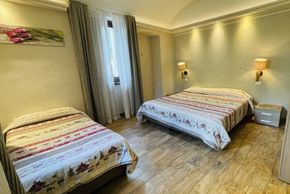 Classic one-bedroom apartment sleeps 5