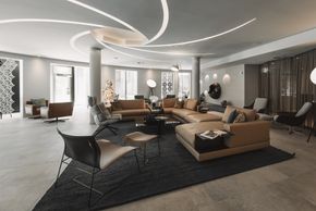 Die Lobby mit mehreren Sitzmöglichkeiten.