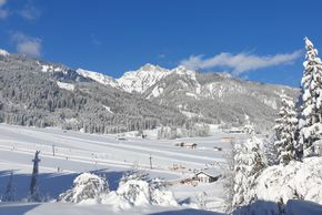 Ausblick Fewo zur Bergwelt Hahnenkamm