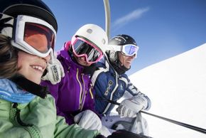 Im Winter können sich Gäste auf geführte Skitage und Winterwanderungen freuen.