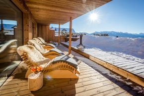 Auf den Terrassen können Gäste entspannen und Sonne tanken.