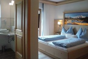 Doppelzimmer mit Balkon
