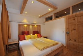 DoppelbettschlafzimmerROOM 3