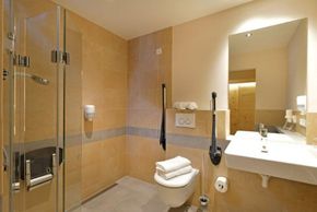 Hotel Hochfilzer Ellmau am Wilden Kaiser Tirol Bad barrierefreies Allergikerzimmer