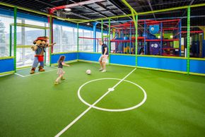 Fußball im YOKI AHORN Tobe-Paradies