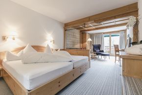 Wohnschlafzimmer de luxe mit Balkon