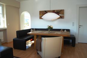 Wohnzimmer mit Essecke