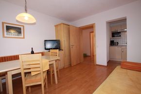 Apartment 2: Wohnraum