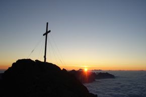 Sonnenaufgang in den Bergen