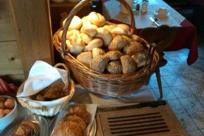 Frühstücksbuffet vom B&B Appartements Glungezer in Tulfes