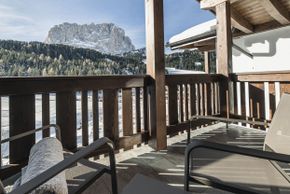 100& Ski in - ski out