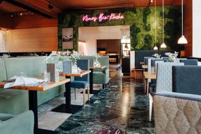 Restaurant mit Buffetbereich