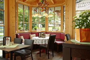 freundliches Ambiente im Wintergarten