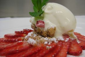 Der Chef des Hauses zaubert leckere Gerichte