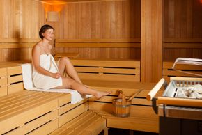 Sport Spa mit Sauna, Dampfbad, Infrarotkabine und Fitness