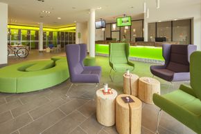 Die Explorer Lounge ist der Mittelpunkt aller Alpen-Entdecker