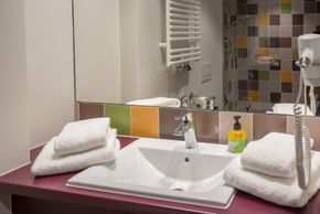 Badezimmer im Design-Zimmer