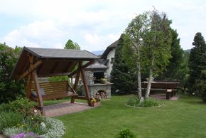 Garten mit Grillecke