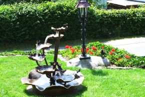 Wasserspiel vor Außensitzecke Haus Dorothee