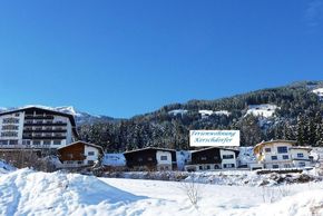 - HAUS IM WINTER -