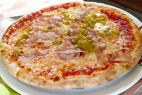 Leckere Pizzeria in 2 Minuten Fussweg entfernt